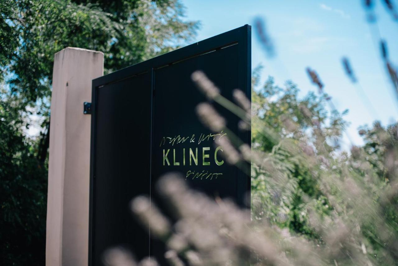 Klinec Plesivo Art Rooms Dobrovo Dış mekan fotoğraf